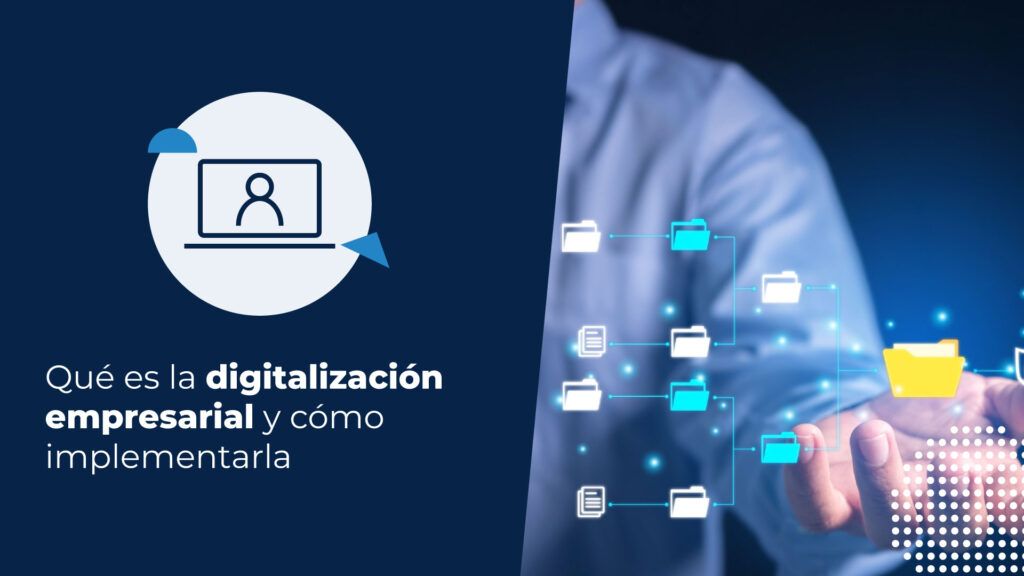 Hombre joven sonriente trabajando en una computadora en una oficina moderna. Busca cómo renovar un certificado digital.