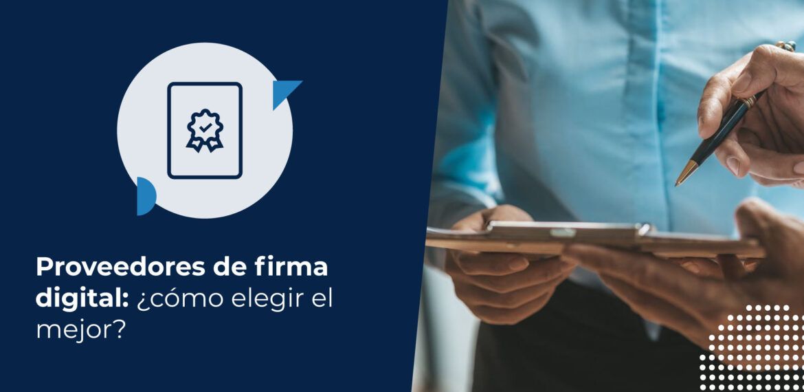 Dos personas de negocios revisando documentos en una tablet. Una mano señala el papel con un lápiz. Representa un proceso de negocio o la revisión de contratos, potencialmente relacionado con los servicios de proveedores de firma digital.