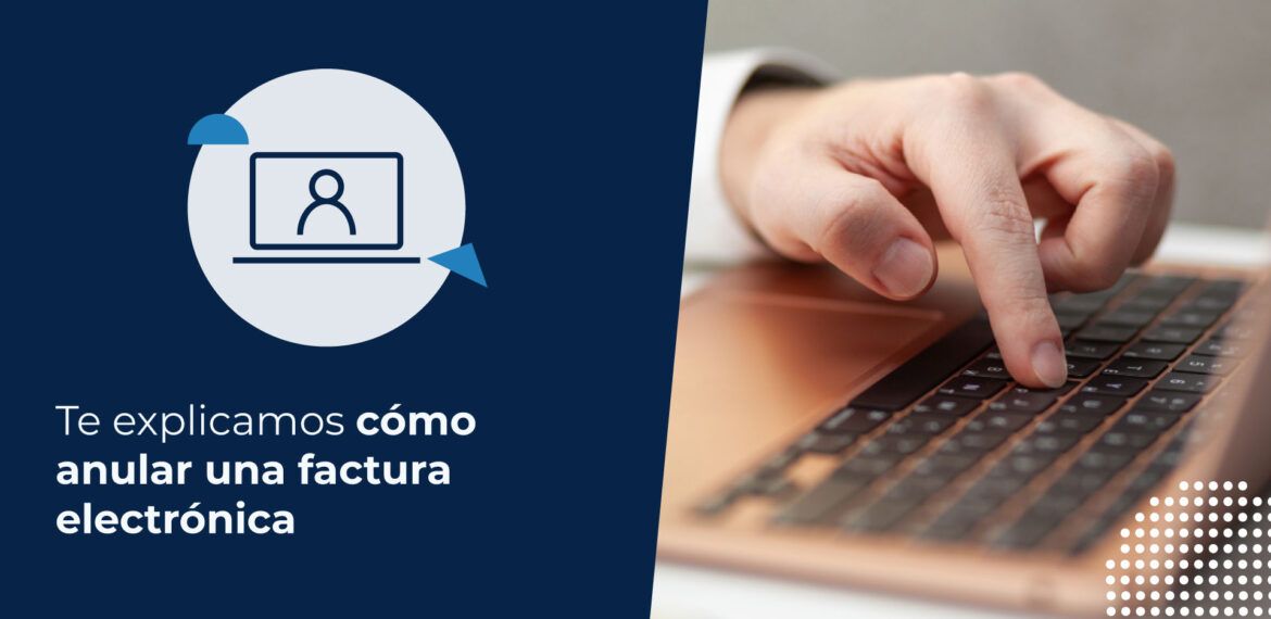 Primer plano de una persona usando un computador. Está aprendiendo cómo anular una factura electrónica.