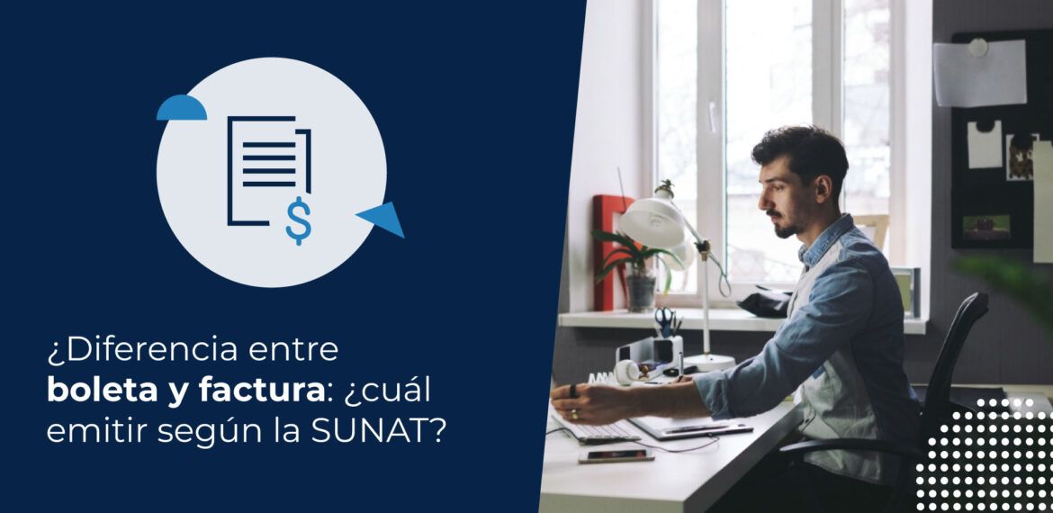 Empresario trabajando en oficina, está buscando la diferencia entre boleta y factura.