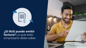 Emprendedor revisando documentos tras entender que el RUS no puede emitir factura.