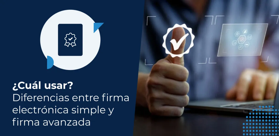 Luego de conocer las diferencias entre una firma electrónica simple y una firma avanzada, un empresario frente a un computador portátil levanta el pulgar señalando la aprobación digital que representa el uso correcto de una firma electrónica.