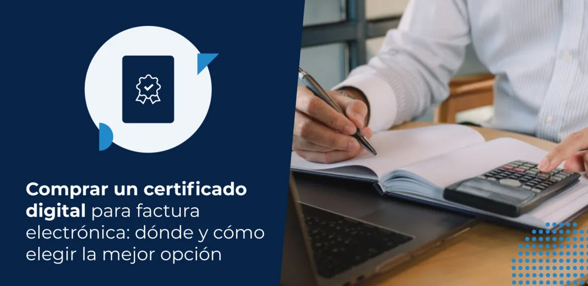 Un empresario usa una calculadora frente a un computador mientras busca cómo comprar un certificado digital para factura electrónica.