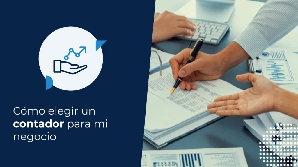 Un grupo de manos trabaja calculando cómo elegir servicios de contabilidad sobre un conjunto de papeles con datos y estadísticas.