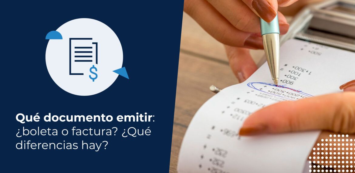 Persona con una boleta electrónica.