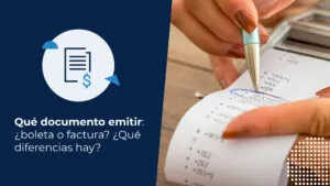 Persona con una boleta electrónica.