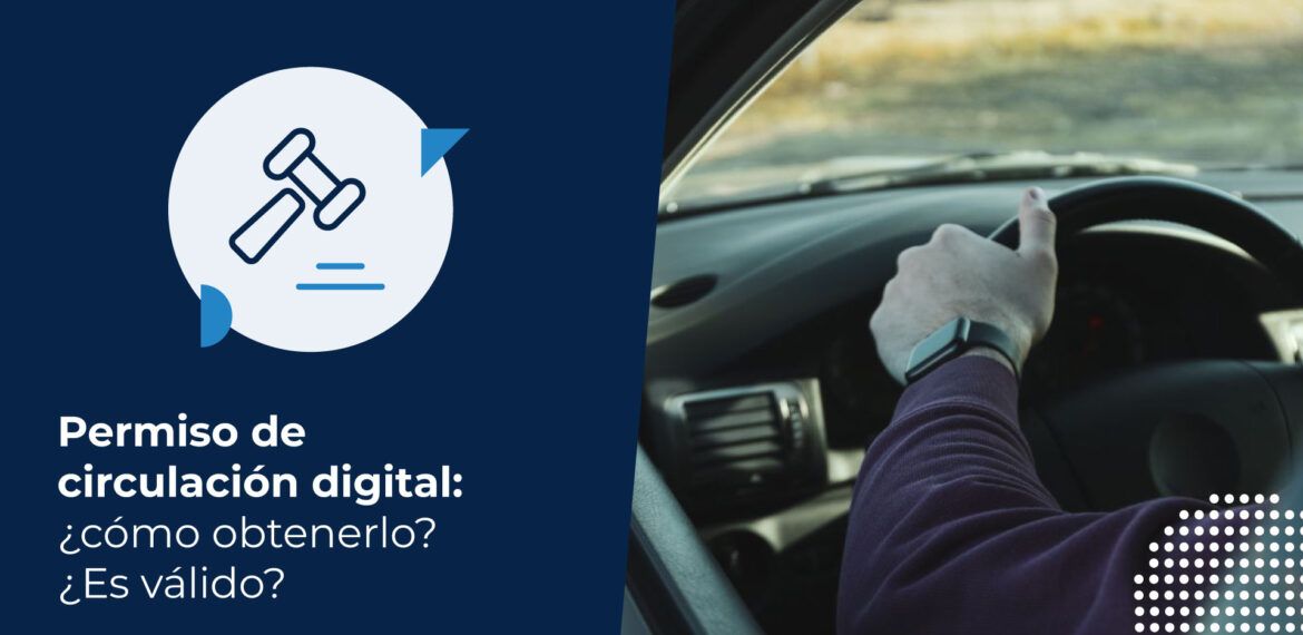 Hombre conduciendo un auto. La imagen está relacionada con el permiso de circulación digital