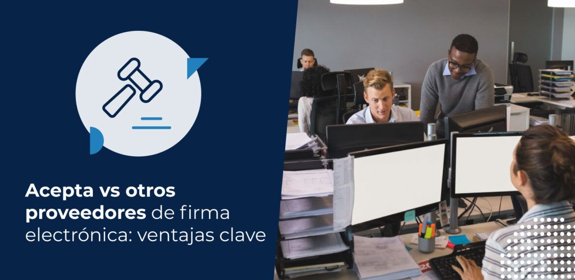 Equipo de profesionales colaborando en una oficina moderna frente a monitores, analizando soluciones de proveedores de firma electrónica para la digitalización de documentos.
