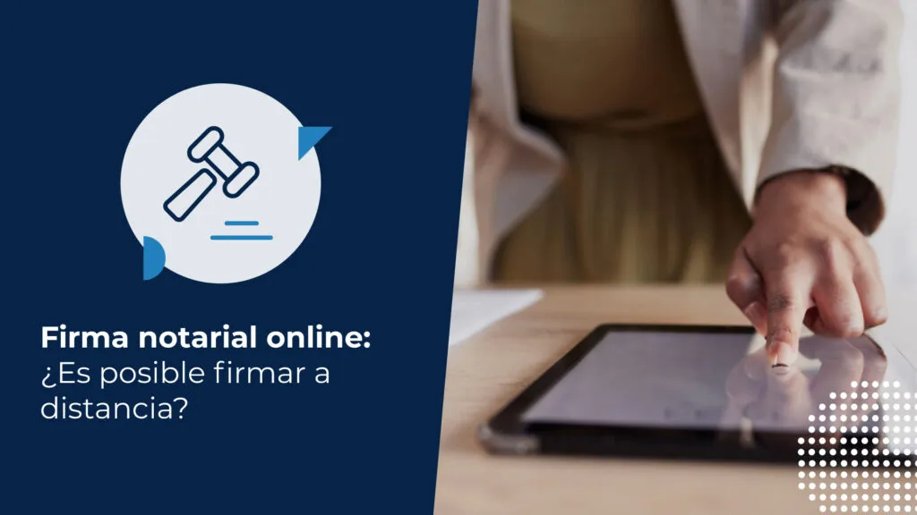 Mujer utilizando firma notarial online y validación digital desde una tablet en Chile.